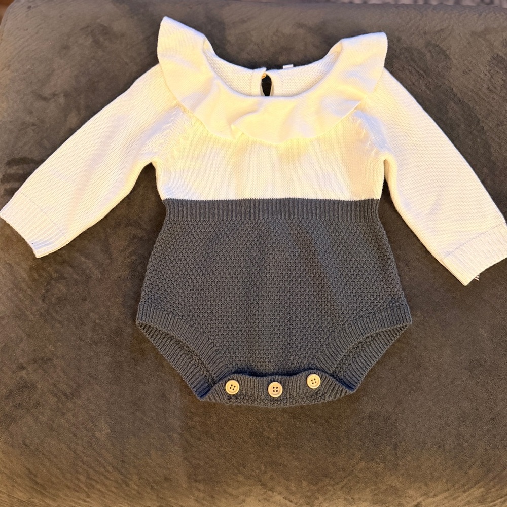 Cream and Gray Knit Baby One-Piece Romper 12-18m